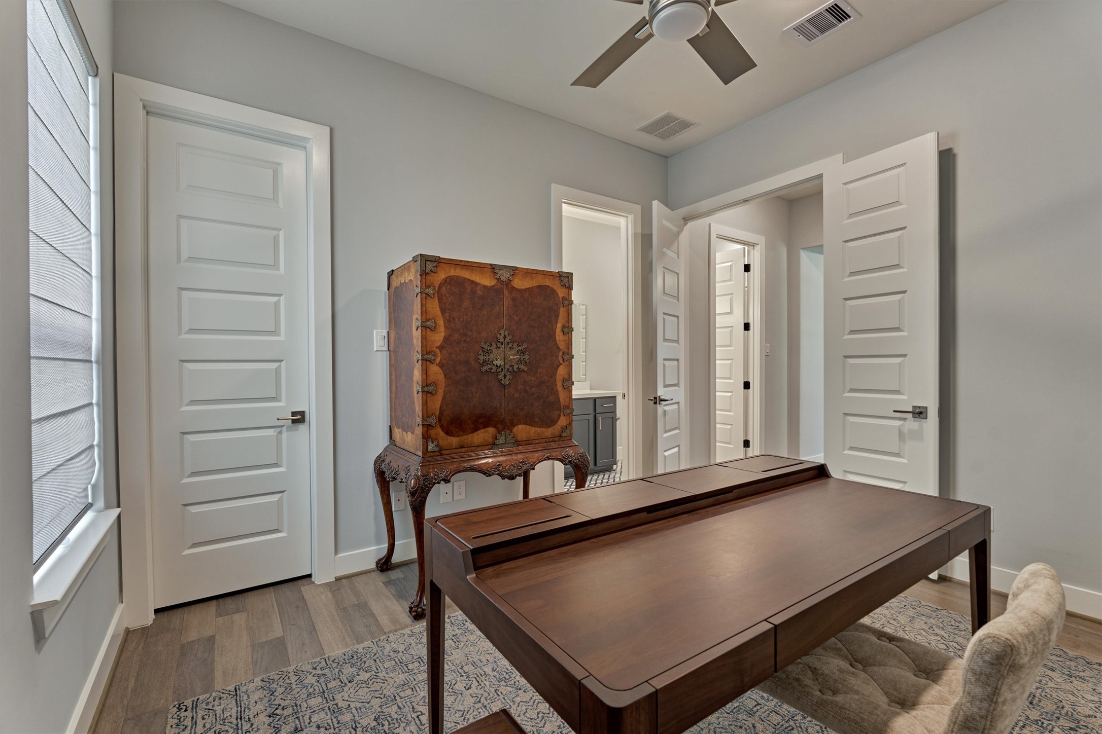 2 Honeycomb Ridge Place Spring, TX 77380 - Photo 5 of 36