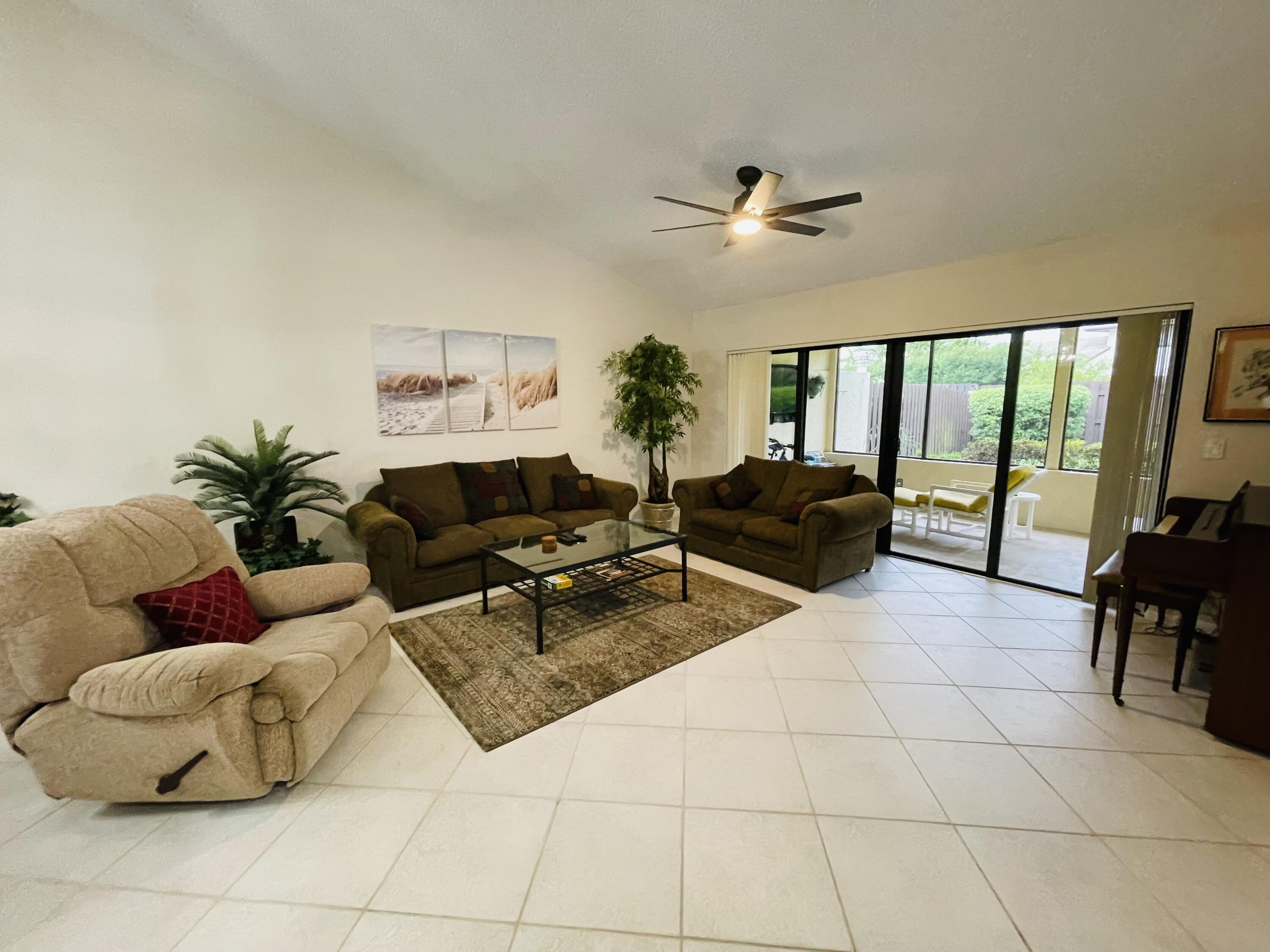 354 Southwest 28th Avenue Delray Beach, FL 33445 - Photo 2 of 54 IMG_0807