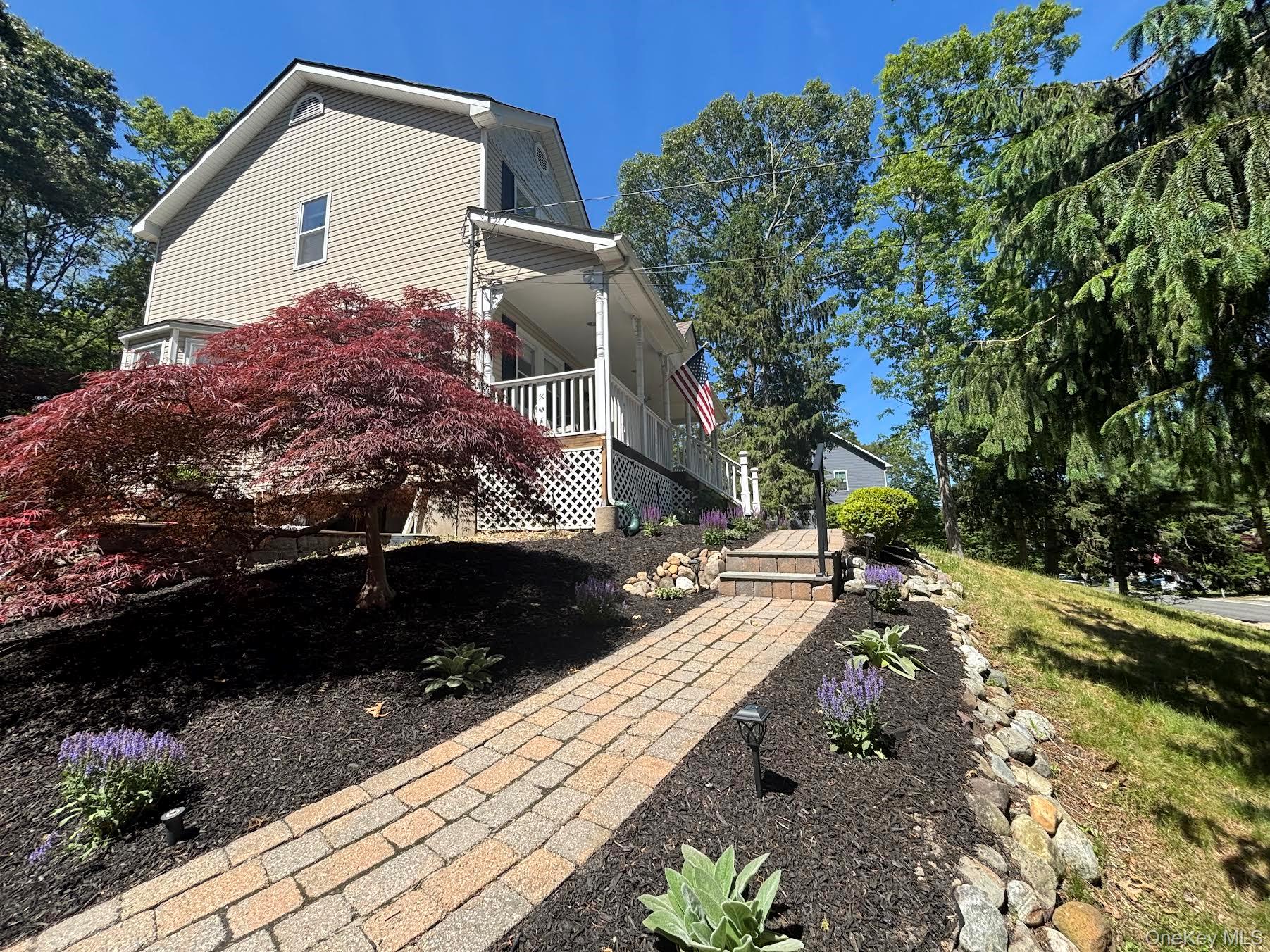 130 Hallock Landing Road Rocky Point, NY 11778 - Photo 4 of 34