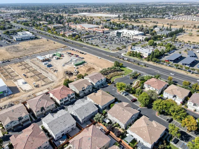 $382,500 | 373 North Amedeo Lane, Clovis, CA 93611