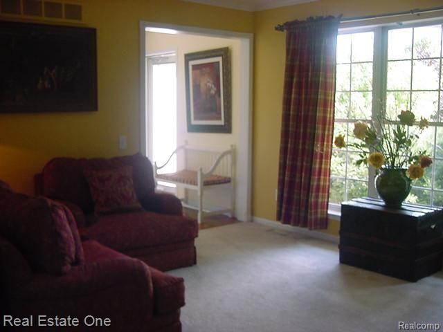 1920 Fairfield Drive Rochester, MI 48306 - Photo 5 of 18 LIVING ROOM 1