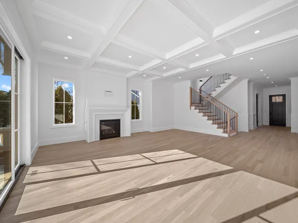 $2,399,000 | 2009 Robincrest Lane, Glenview, IL 60025