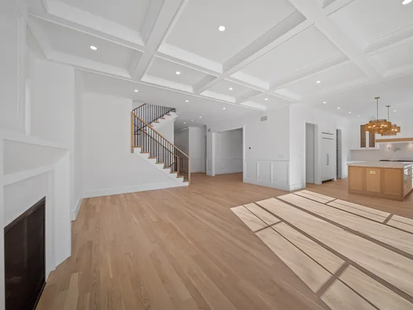 $2,399,000 | 2009 Robincrest Lane, Glenview, IL 60025