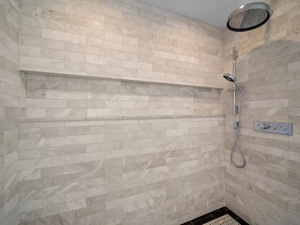 $2,399,000 | 2009 Robincrest Lane, Glenview, IL 60025