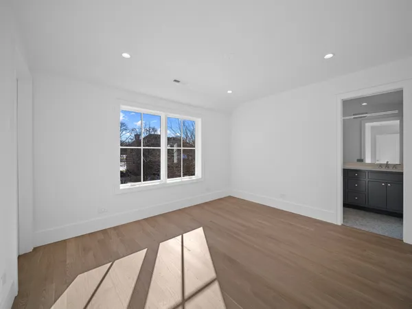 $2,399,000 | 2009 Robincrest Lane, Glenview, IL 60025