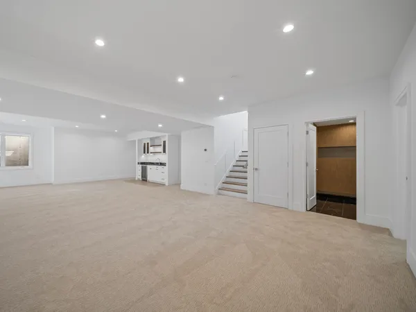$2,399,000 | 2009 Robincrest Lane, Glenview, IL 60025