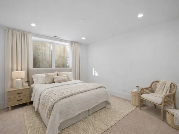 $2,399,000 | 2009 Robincrest Lane, Glenview, IL 60025