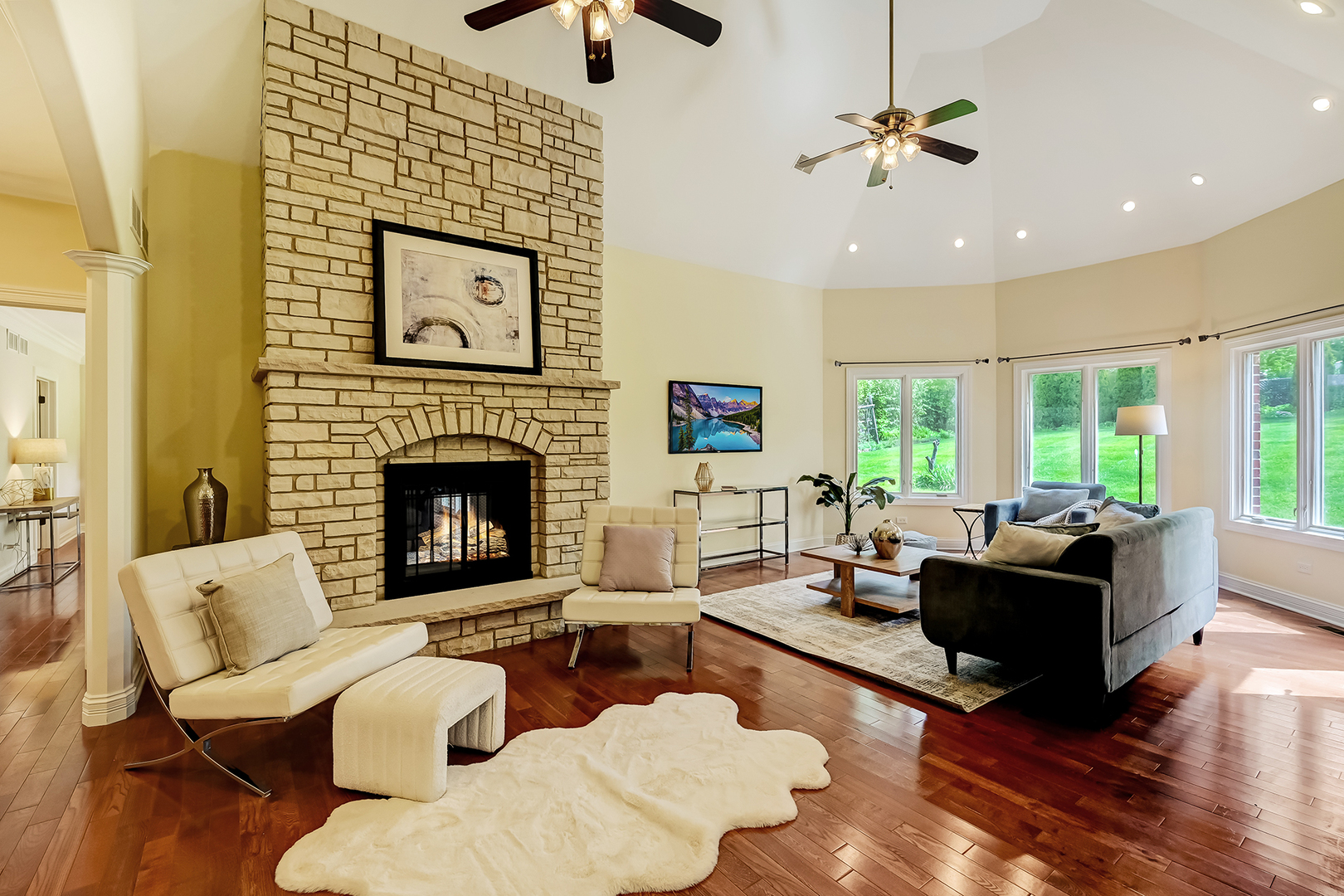 8827 Palisades Road Burr Ridge, IL 60527 - Photo 13 of 35 a living room with furniture fireplace and window