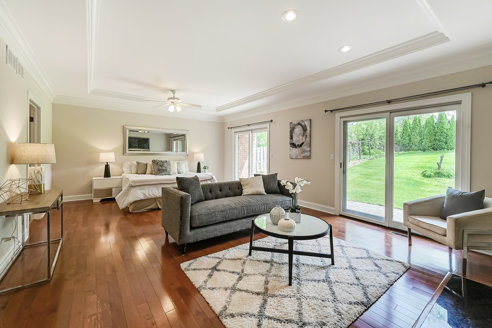 8827 Palisades Road Burr Ridge, IL 60527 - Photo 18 of 35 a living room with furniture and a window
