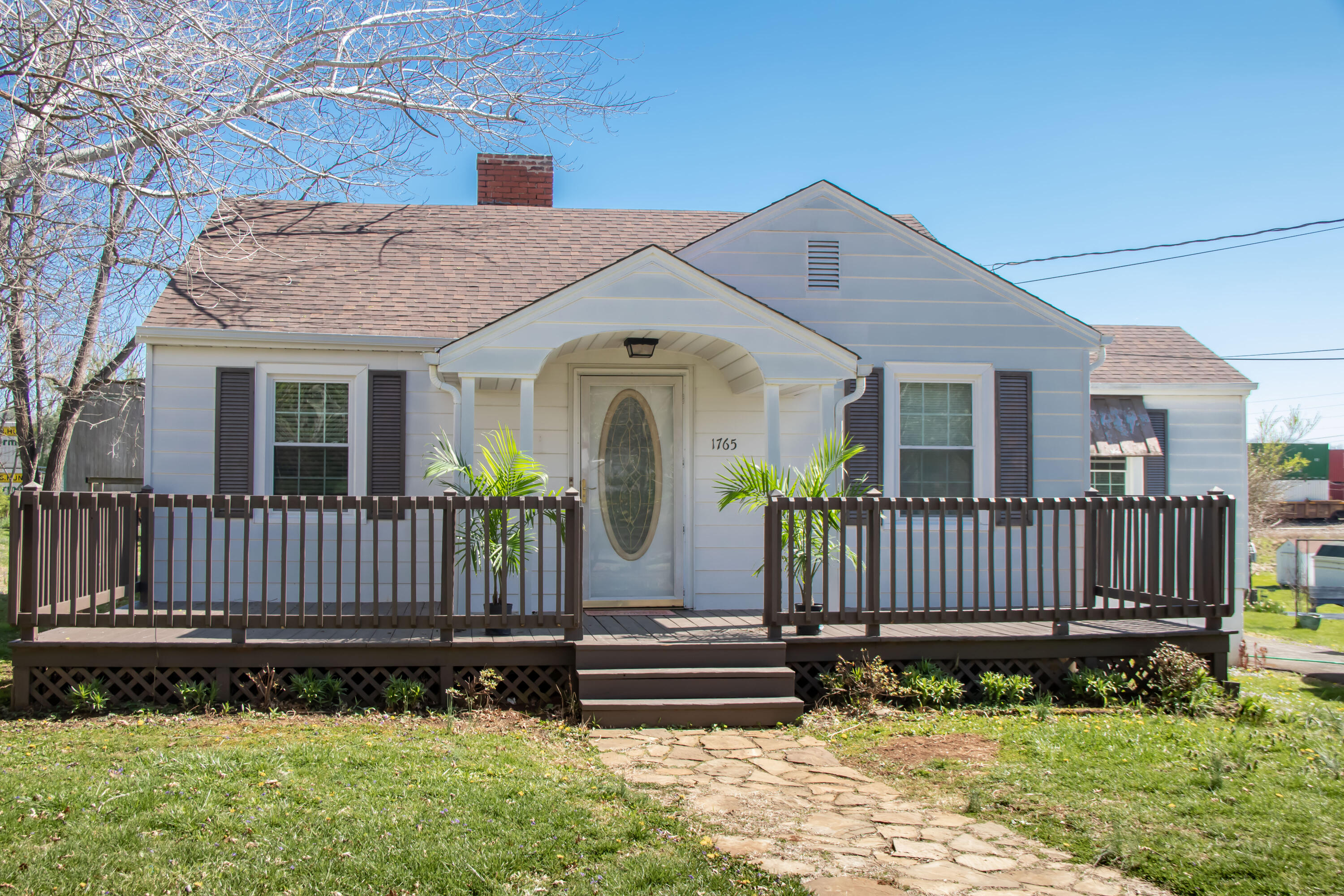 359 Crossway Road Bristol, VA 24201 - Photo 1 of 35 Entrance and Front Deck