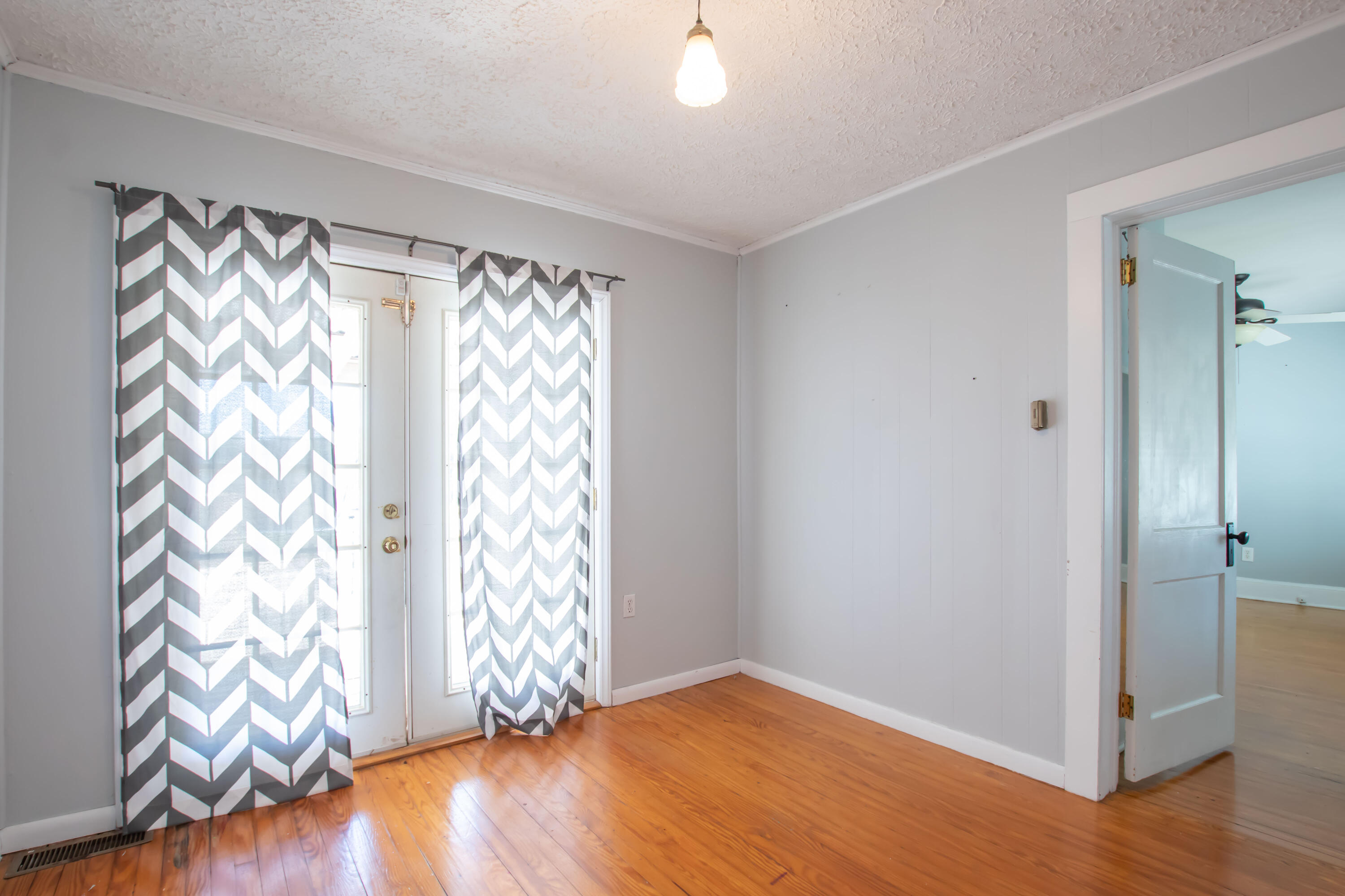 359 Crossway Road Bristol, VA 24201 - Photo 17 of 35 Office