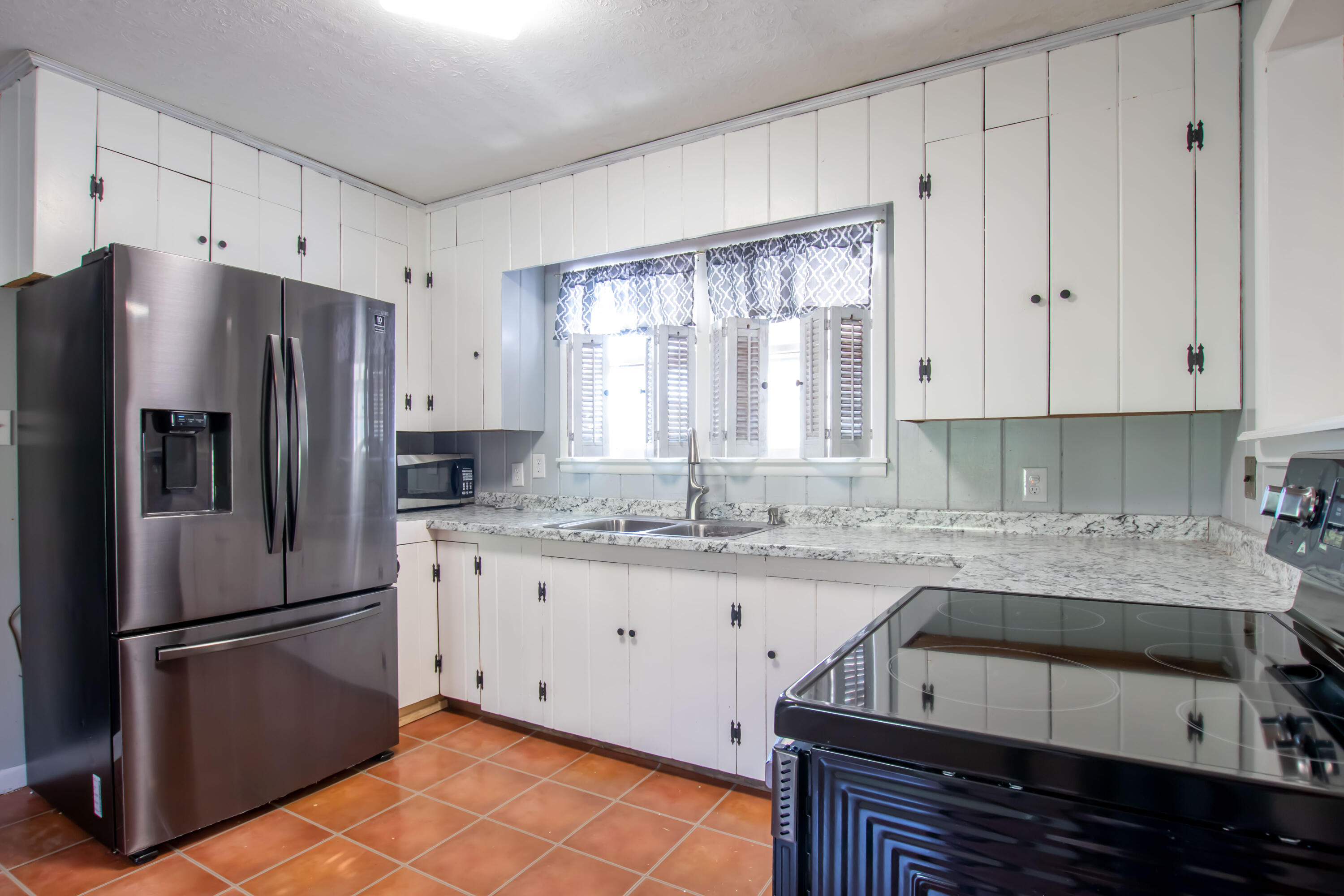 359 Crossway Road Bristol, VA 24201 - Photo 29 of 35 Kitchen