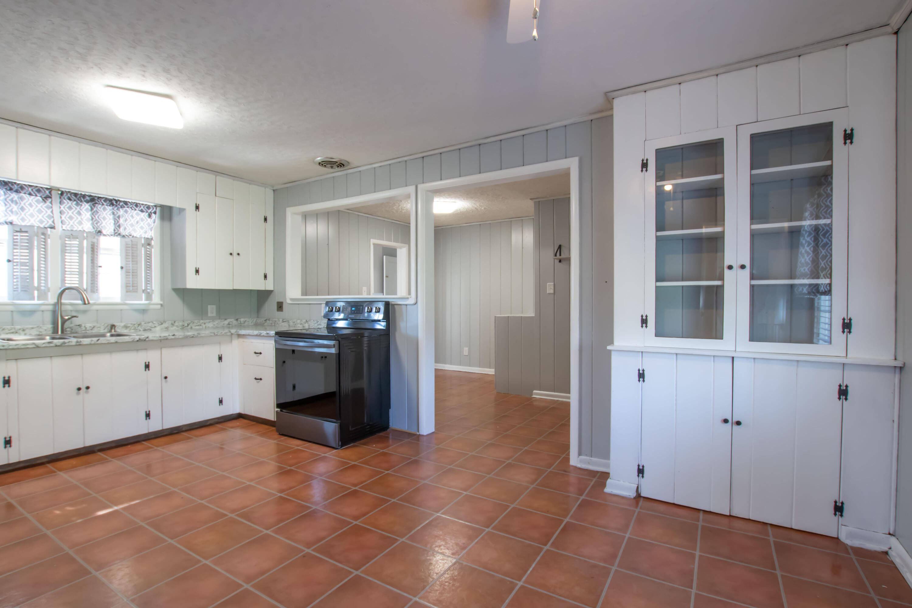 359 Crossway Road Bristol, VA 24201 - Photo 31 of 35 Built in