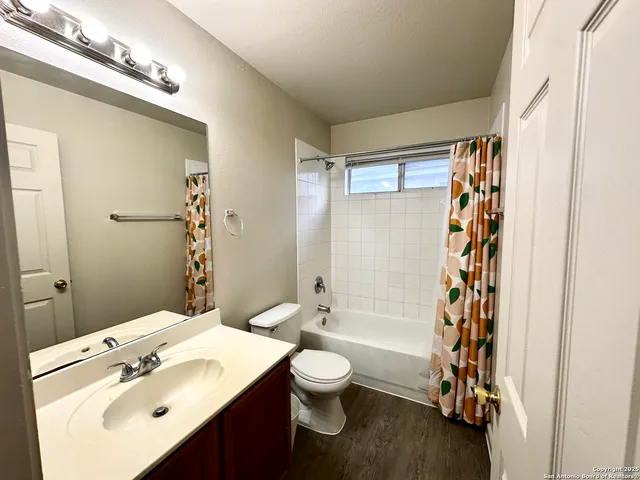 $2,100 | 22230 Goldcrest Run, San Antonio, TX 78258