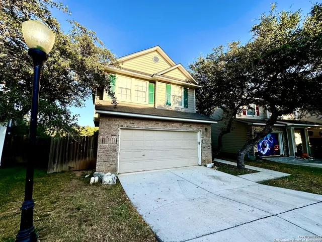 $2,100 | 22230 Goldcrest Run, San Antonio, TX 78258