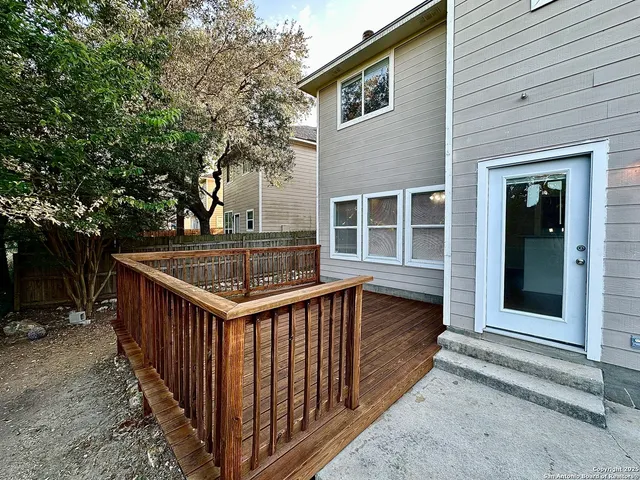 $2,100 | 22230 Goldcrest Run, San Antonio, TX 78258