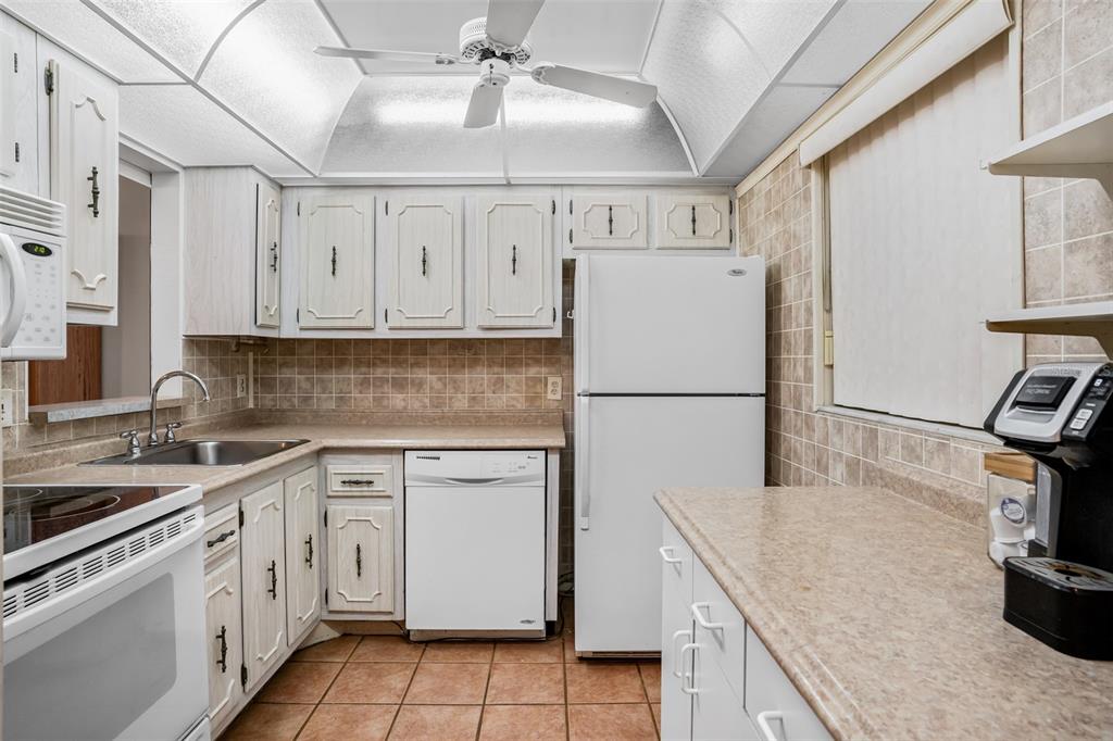 11485 Oakhurst Road, Unit 200306 Largo, FL 33774 - Photo 10 of 54