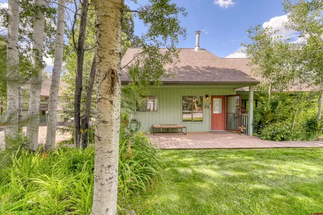 a view of outdoor space yard and porch