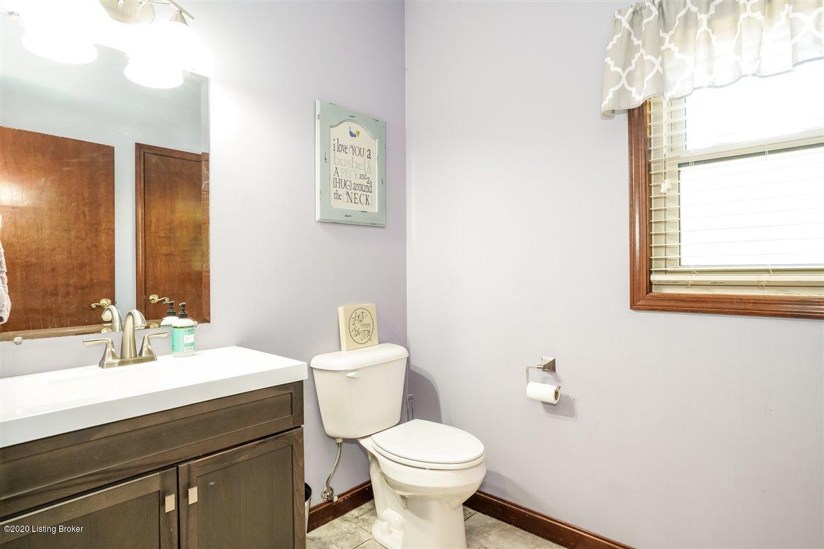 3312 Gatecreek Road Louisville, KY 40272 - Photo 21 of 66 Half bathroom off the kitchen