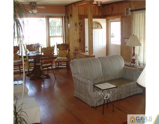 392 Cliff Road Sewaren, NJ 07077 - Photo 4 of 13