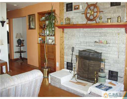 392 Cliff Road Sewaren, NJ 07077 - Photo 5 of 13
