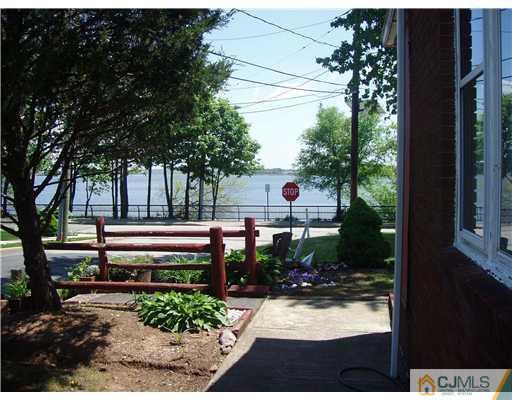 392 Cliff Road Sewaren, NJ 07077 - Photo 7 of 13