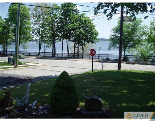 392 Cliff Road Sewaren, NJ 07077 - Photo 8 of 13