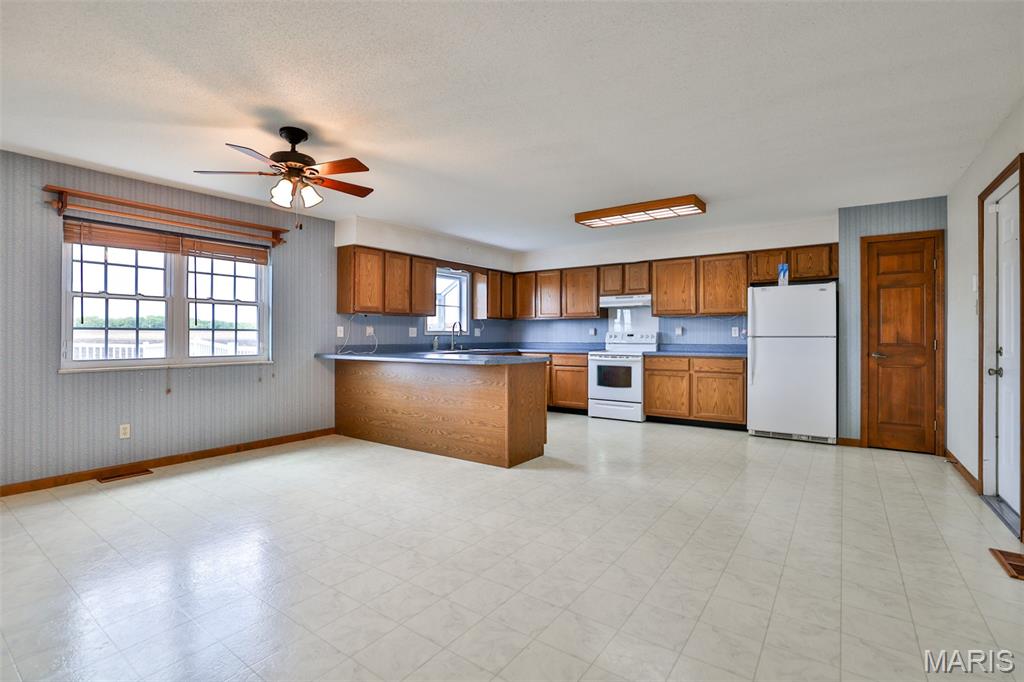 1607 Thunderbird Lane Belleville, IL 62221 - Photo 3 of 42