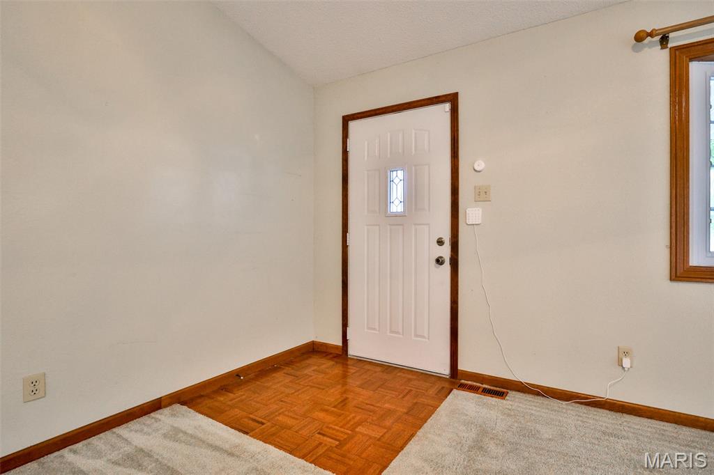 1607 Thunderbird Lane Belleville, IL 62221 - Photo 5 of 42