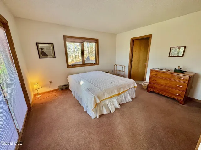 $270,000 | 35 Ridgecrest Way, Hampton, NY 12887