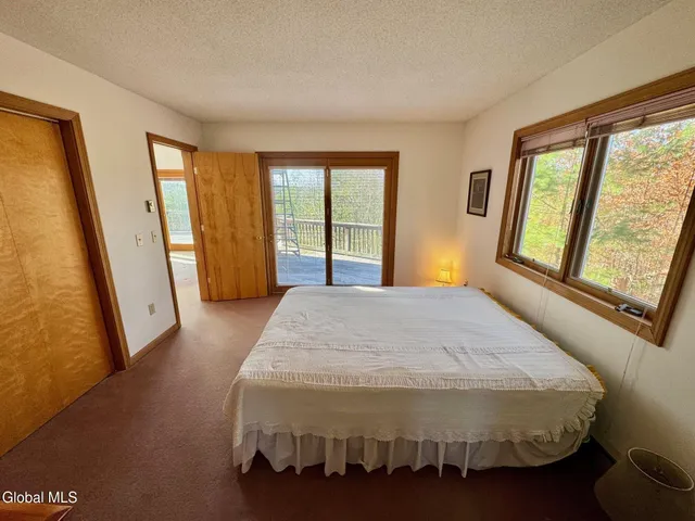 $270,000 | 35 Ridgecrest Way, Hampton, NY 12887