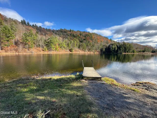 $270,000 | 35 Ridgecrest Way, Hampton, NY 12887