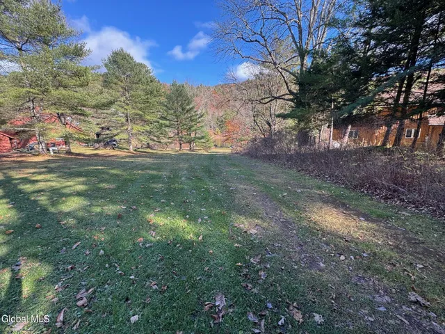 $270,000 | 35 Ridgecrest Way, Hampton, NY 12887