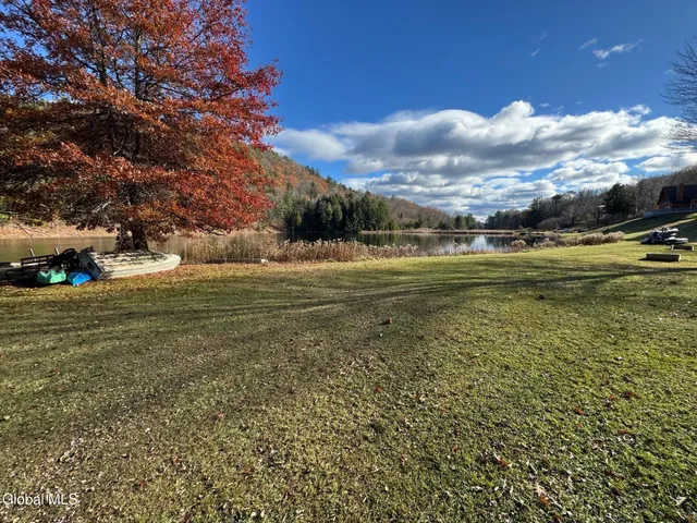 $270,000 | 35 Ridgecrest Way, Hampton, NY 12887