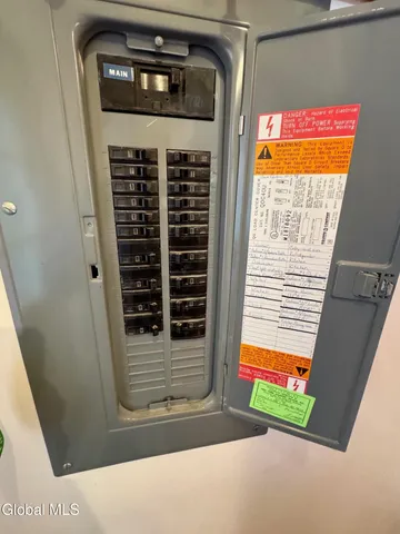 $270,000 | 35 Ridgecrest Way, Hampton, NY 12887