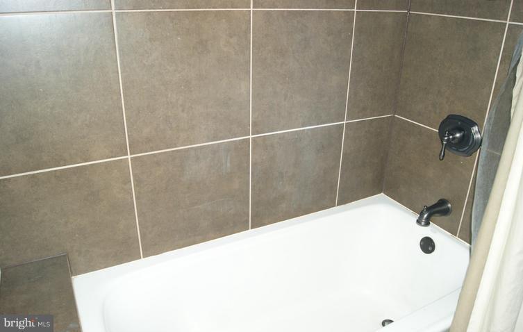 7027 Concord Road Baltimore, MD 21208 - Photo 10 of 18 Bath