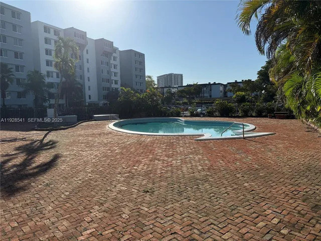 $2,600 | 9001 Southwest 77th Avenue, Unit C709, Miami, FL 33156