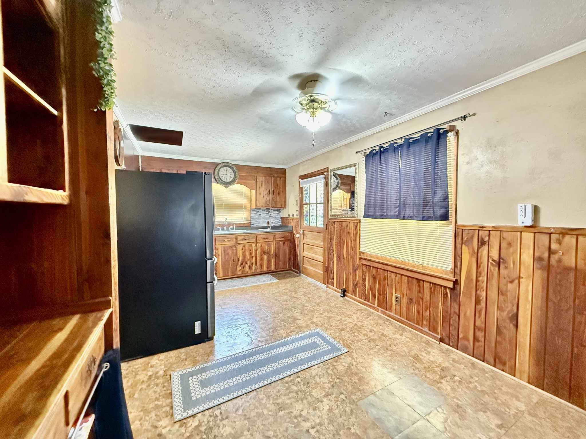 1408 Holly Grove Road Lewisburg, TN 37091 - Photo 11 of 19 a view of a living room and a balcony