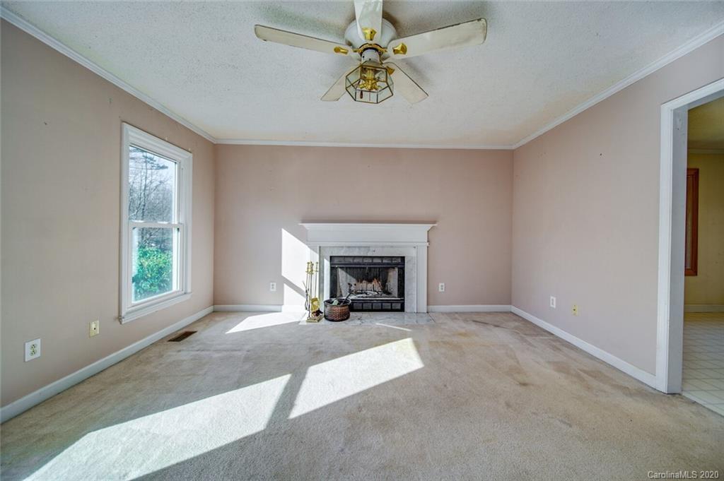 953 Foxborough Road Charlotte, NC 28213 - Photo 2 of 32