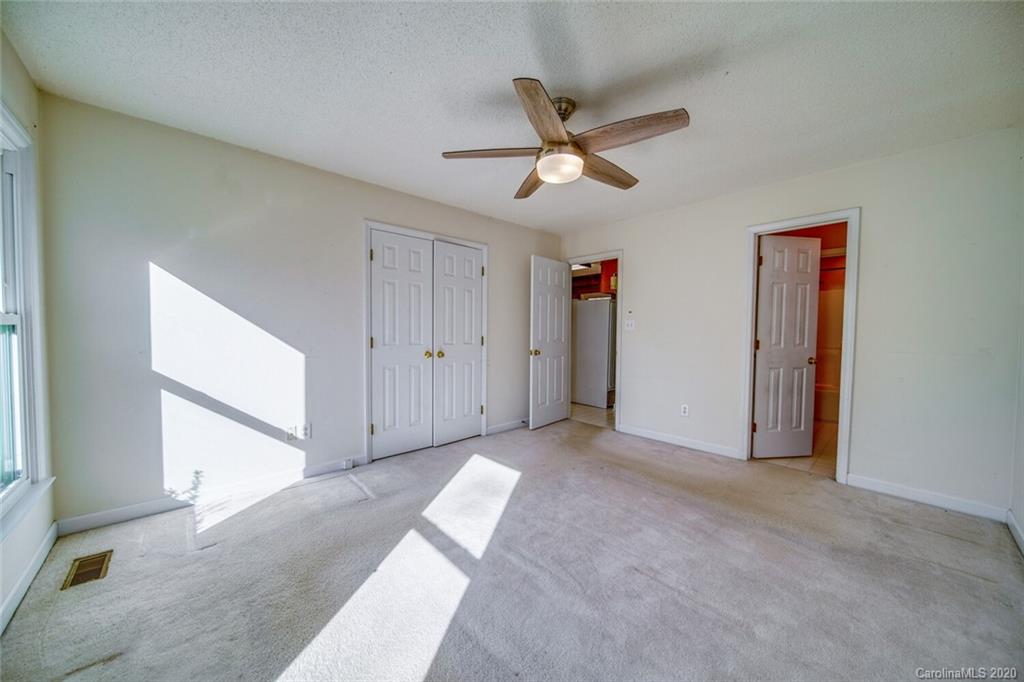 953 Foxborough Road Charlotte, NC 28213 - Photo 12 of 32