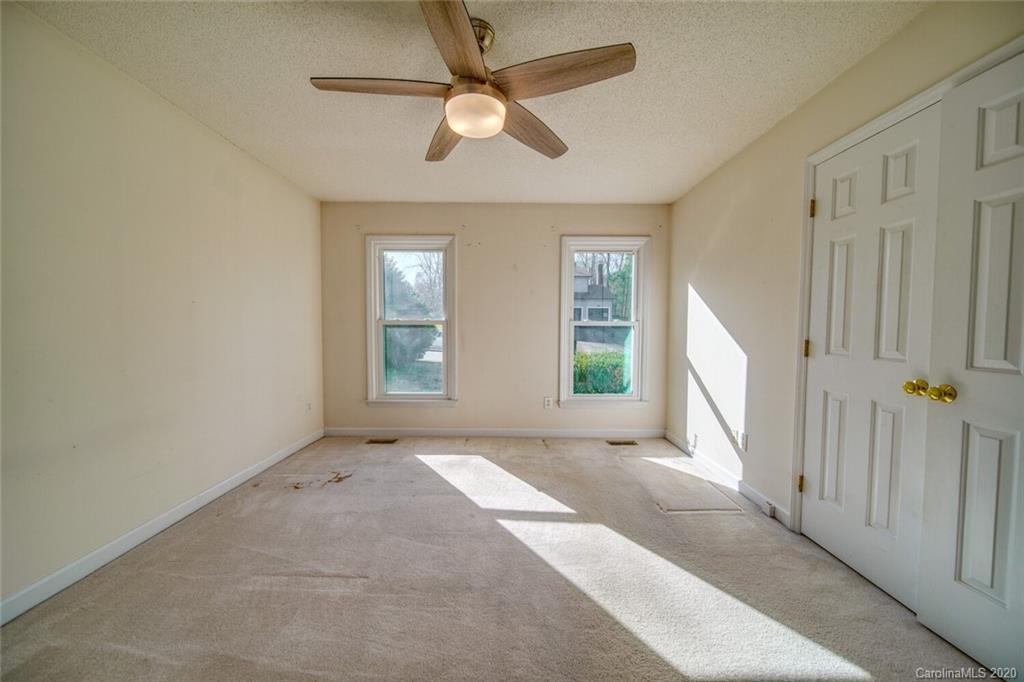 953 Foxborough Road Charlotte, NC 28213 - Photo 13 of 32