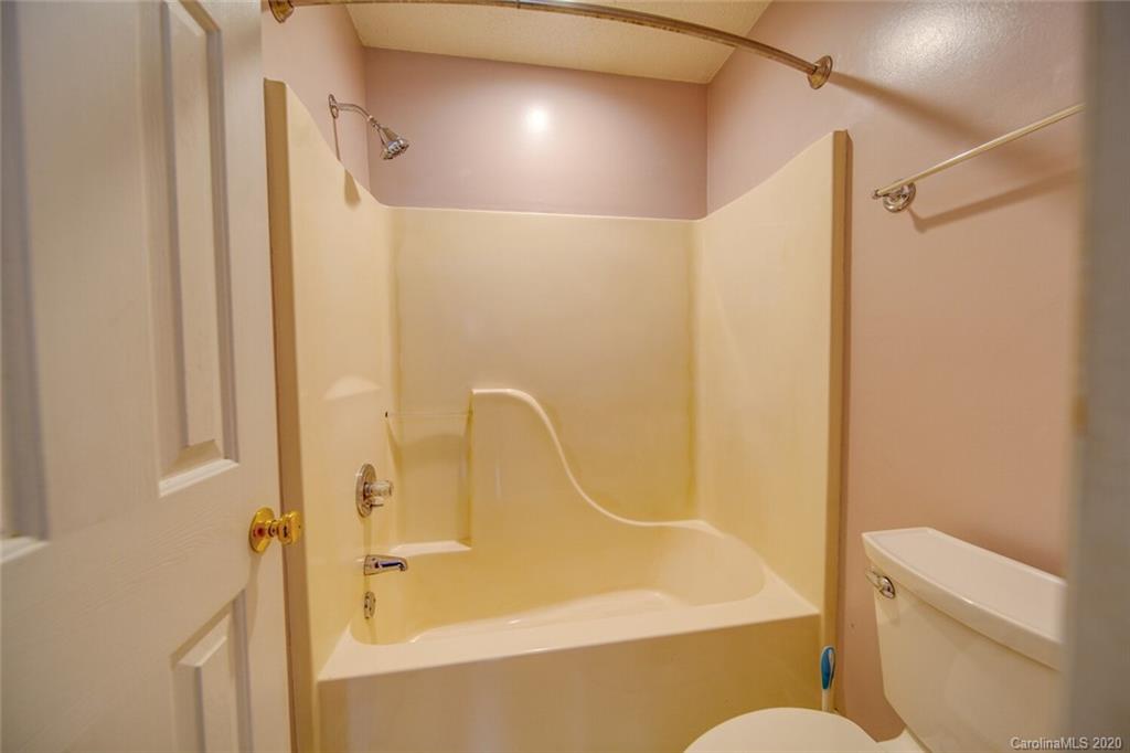953 Foxborough Road Charlotte, NC 28213 - Photo 16 of 32