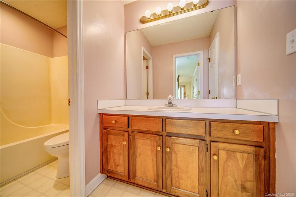953 Foxborough Road Charlotte, NC 28213 - Photo 23 of 32