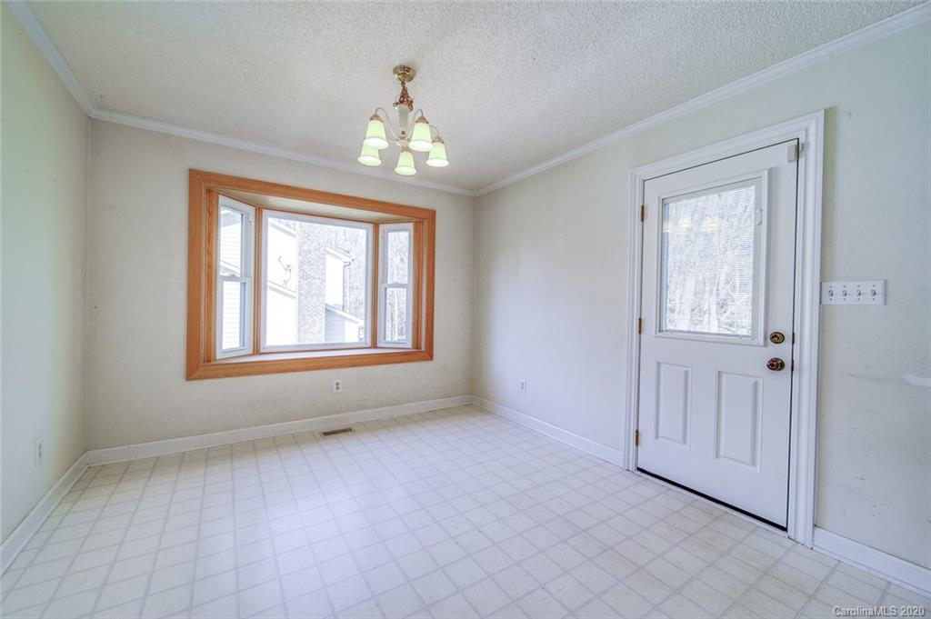 953 Foxborough Road Charlotte, NC 28213 - Photo 7 of 32