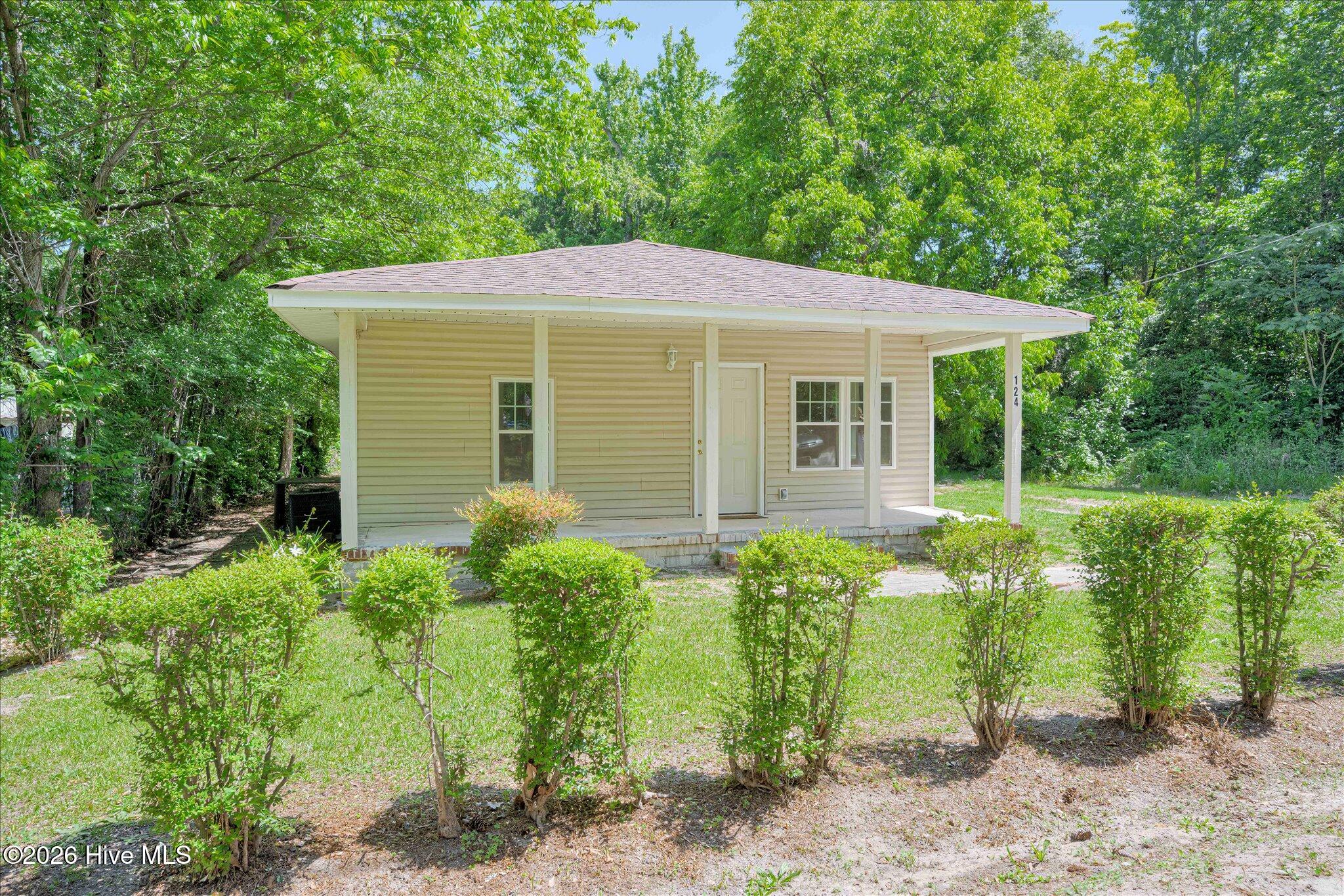 124 West Street Thomson, GA 30824 - Photo 3 of 28 Front of Home