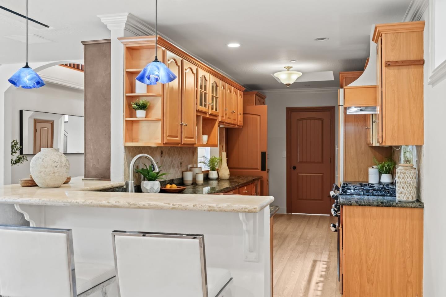 216 Bloomfield Road Burlingame, CA 94010 - Photo 10 of 44