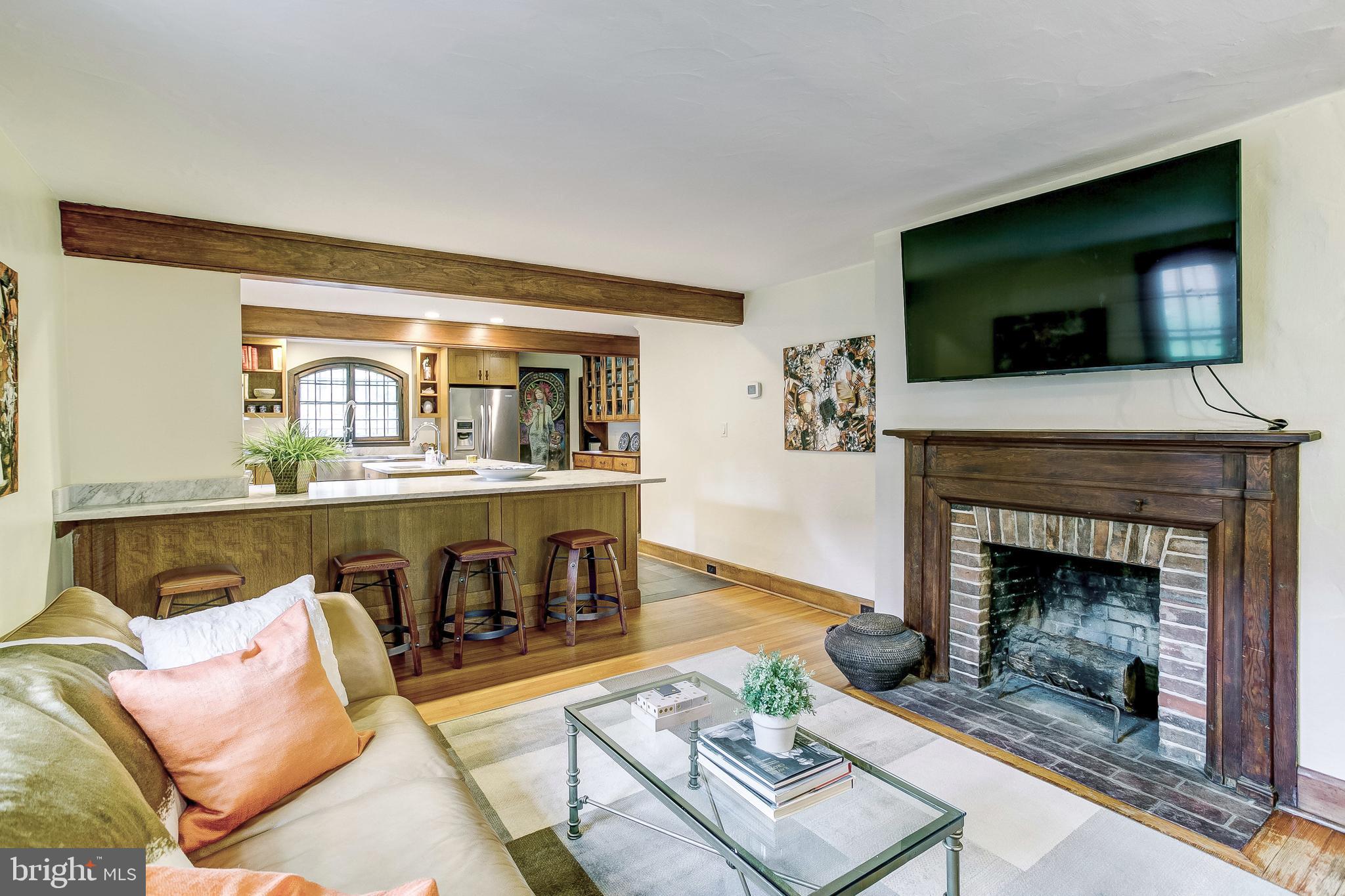 223 Chancery Road Baltimore, MD 21218 - Photo 14 of 47 Family Room