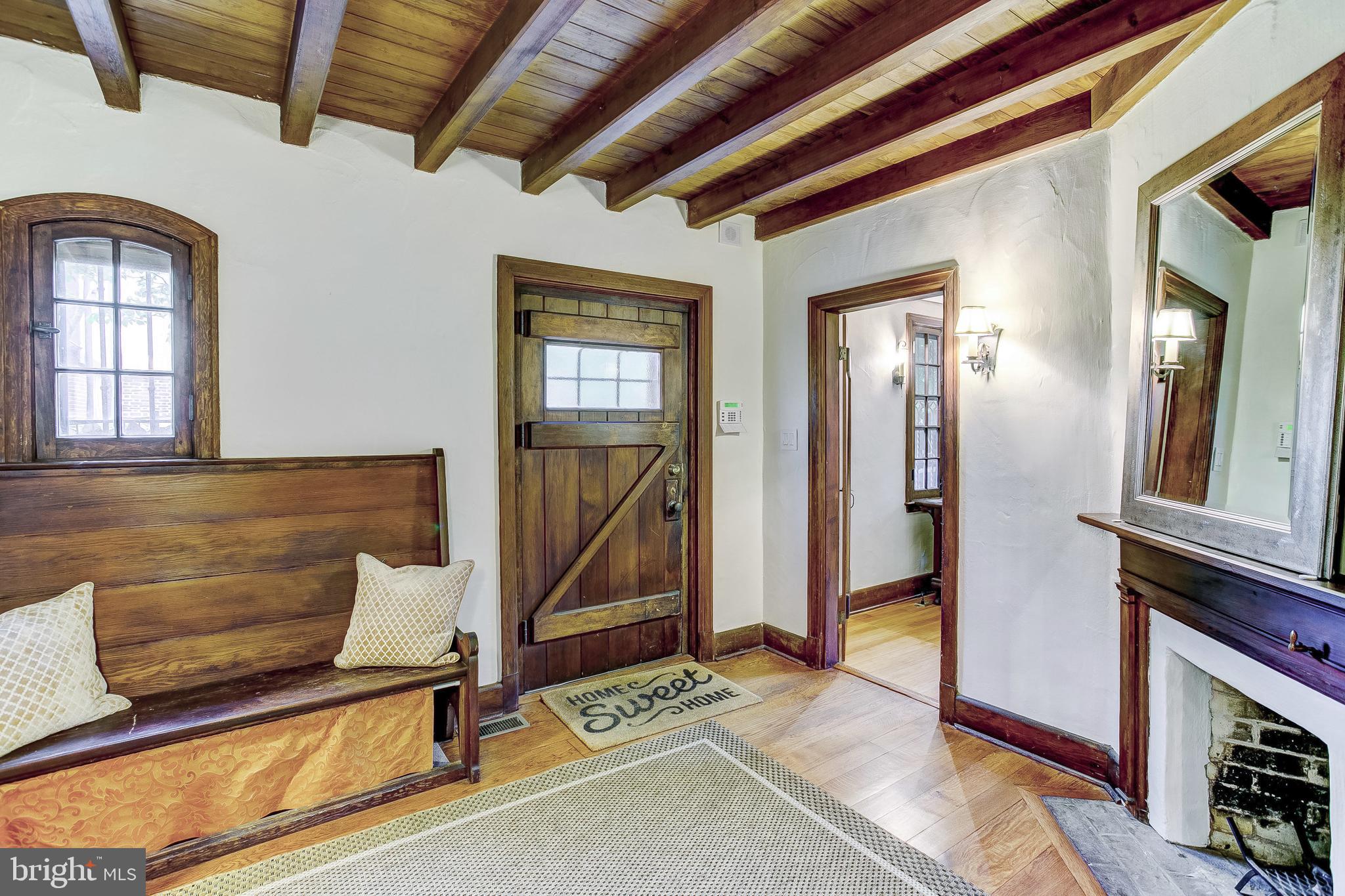223 Chancery Road Baltimore, MD 21218 - Photo 5 of 47 Foyer