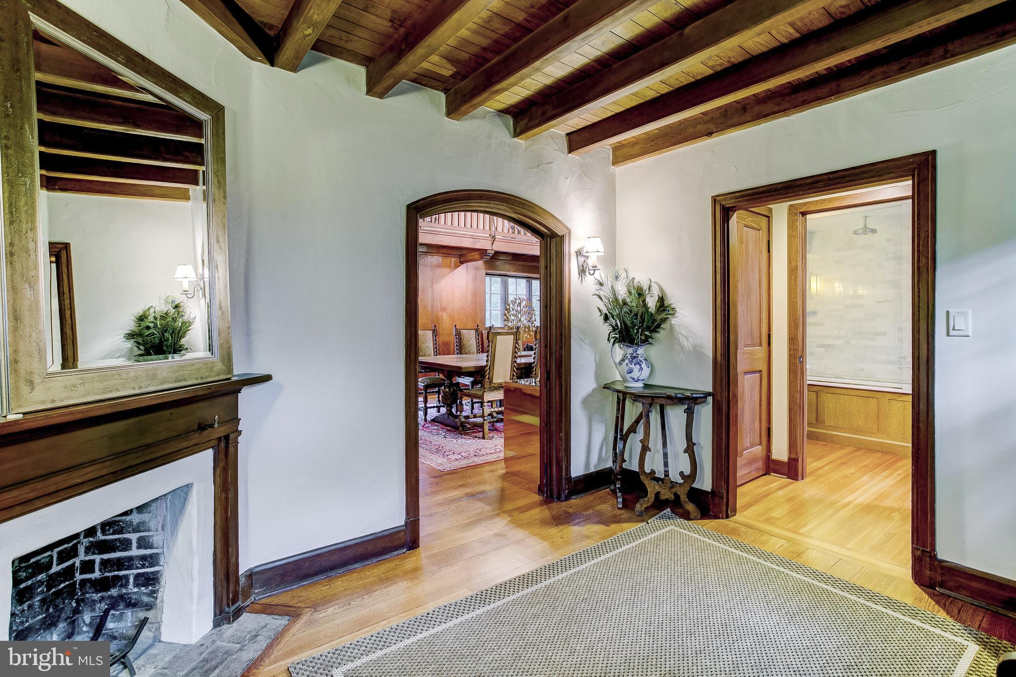 223 Chancery Road Baltimore, MD 21218 - Photo 6 of 47 Foyer