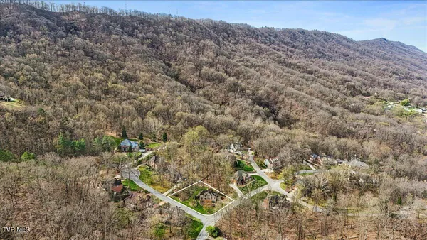 $649,900 | 1801 Bramblewood Drive, Kingsport, TN 37660